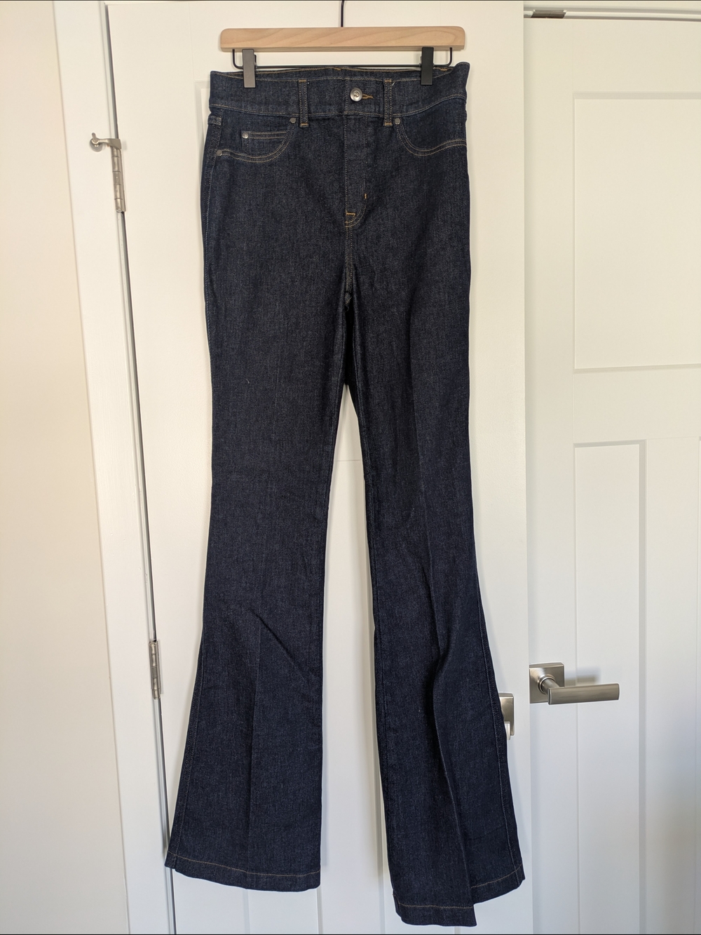 NWT SPANX SpanxShape EveryWear Flare Jeans Raw Indigo/M/Tall